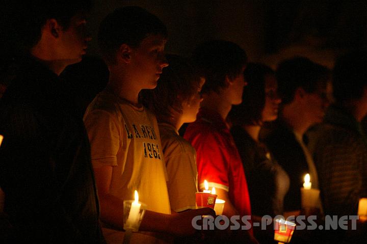 2008.07.04_20.40.03.JPG - Prozession durch Stiftskirche und Kreuzgang