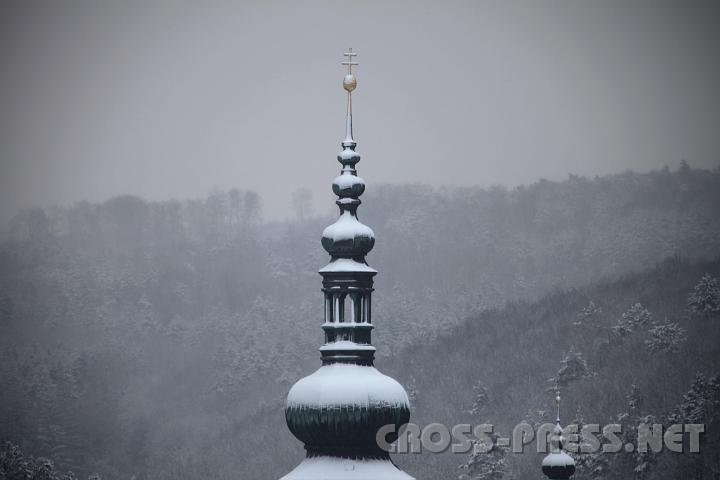 2009.02.21_07.52.09.jpg - Glockent�rme vor dem Wienerwald.