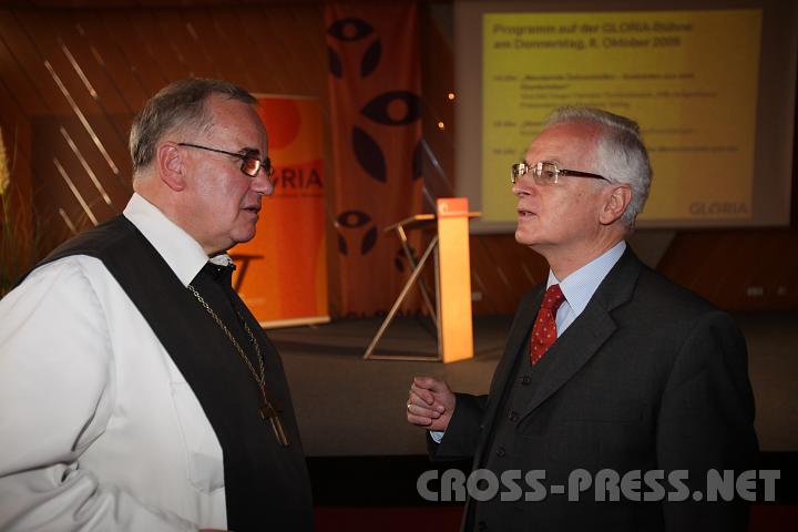 2009.10.08_16.02.04.jpg - Der Heiligenkreuzer Abt Gregor Henckel-Donnersmarck mit Dr. Paul Schulmeister vor dessen Vortrag "Adam, wo bist du?" Das europ�ische Menschenbild und die Revolution vor zwanzig Jahren.