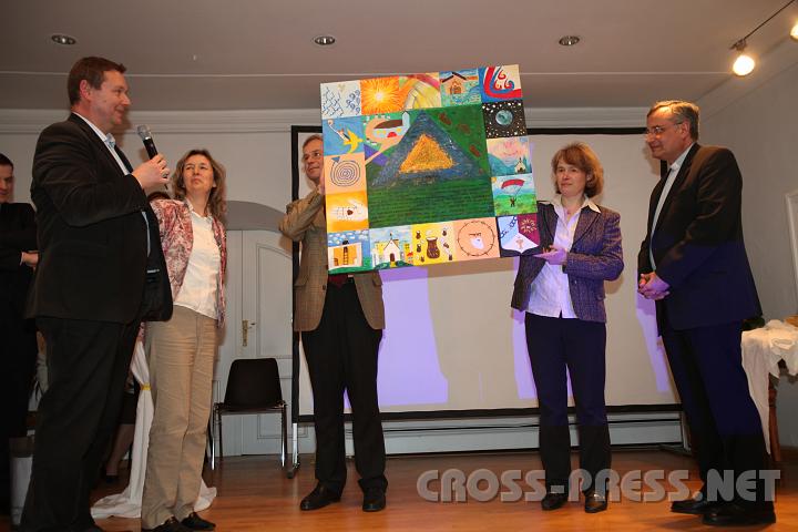 2010.02.28_15.12.26.jpg - Als Abschiedsgeschenk ein Gem�lde als Gemeinschaftsproduktion mehrerer Familien.