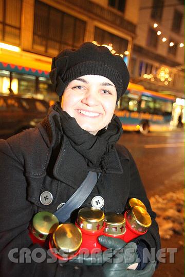 2010.12.04_18.22.40.jpg - Als JfdL Chefin tr�gt Mag.Monika Deak viel Verantwortung und gleich 6 Kerzen.  :)