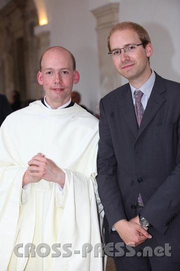 2011.08.15_17.53.02.jpg - P.Coelestin mit seinem Bruder.