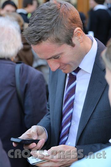 2012.04.27_18.53.58.jpg - Vom Papier direkt auf's Handy.  :)