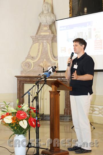 2012.04.27_16.46.18.jpg - Kath.net Gründer Roland Noé präsentierte seine Internetplattform, die bei weitem die beste katholische Nachrichtenagentur im dt.-sprachigen Raum ist.