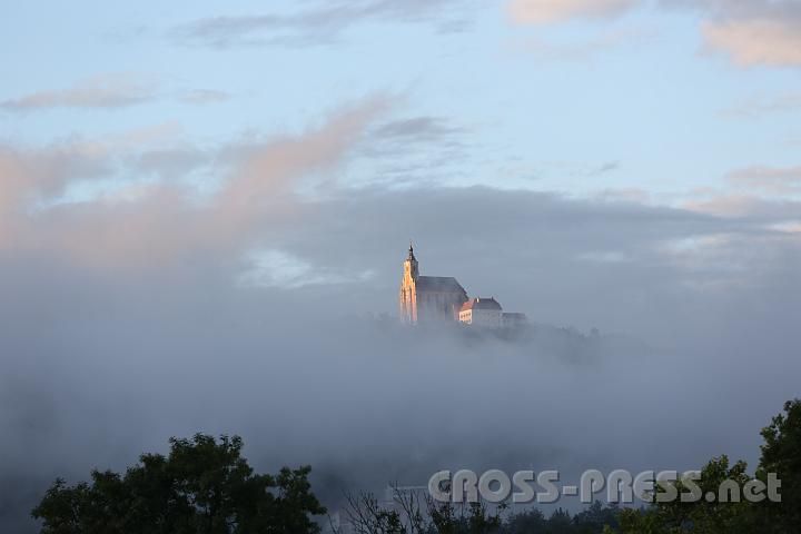 2012.07.21_20.18.38_01.jpg - Die Pöllauberger Wallfahrtskirche als himmlische Kirche des Neuen Jerusalem. :)