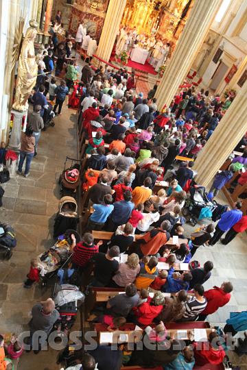 2012.07.21_12.00.10.jpg - Kirchenschiff der Pöllauberger Wallfahrtskirche.