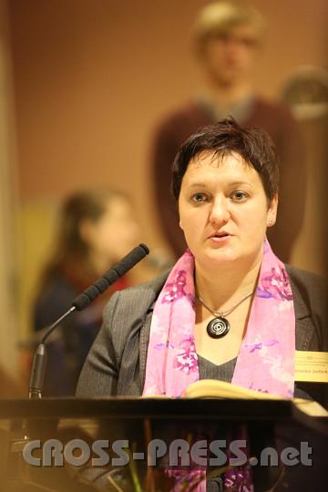 2012.11.18_16.46.37.jpg - Eva und DI Erich Berger, Leiter der Akademie für Familienpädagogik/Schönstatt am Kahlenberg, begrüßen die Familientrainer-Ehepaare und Gäste.