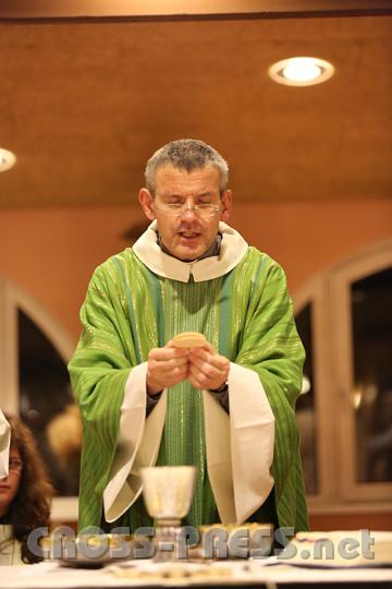 2012.11.18_16.55.55.jpg - Eva und DI Erich Berger, Leiter der Akademie für Familienpädagogik/Schönstatt am Kahlenberg, begrüßen die Familientrainer-Ehepaare und Gäste.