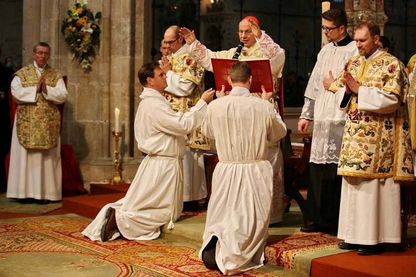 PriesterWeihe P.Johannes Paul und DiakonWeihe P.Kilian