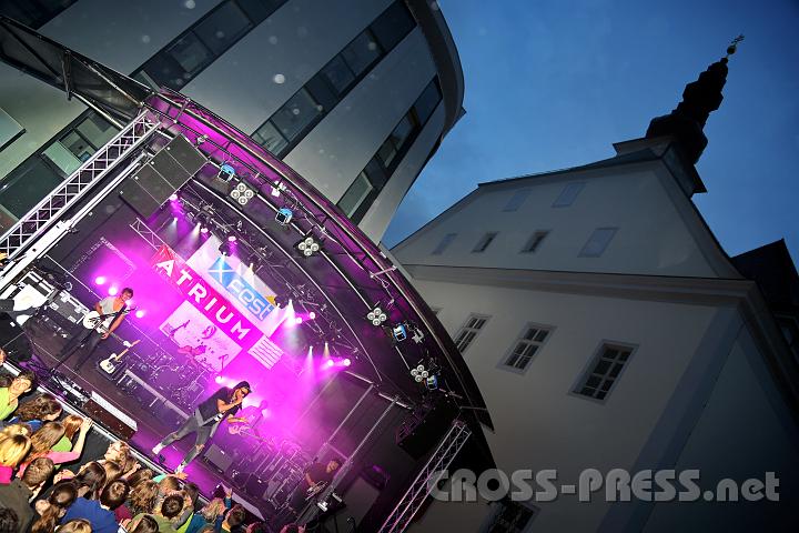 2013.05.31_20.56.37.jpg - Konzertbühne hinter der Karmeliterkirche.