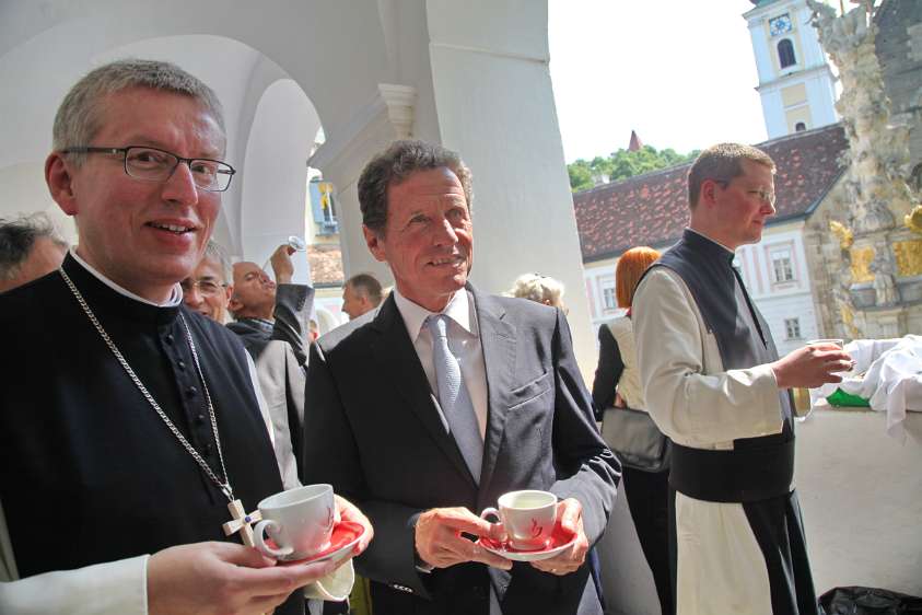 GrundSteinLegung HochSchul-AusBau
