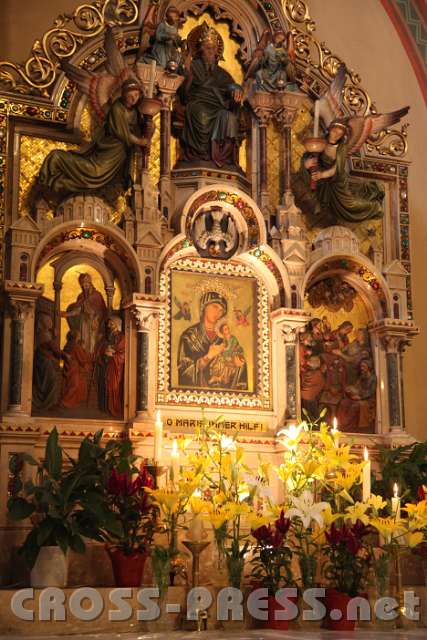 2013.09.14_17.30.26.jpg - Höchstwahrscheinlich entstand das Original erst im Hochmittelalter. Kunsthistoriker vermuten, dass es sich dabei um eine griechische Mariendarstellung, genauer gesagt um eine Ikone aus Kreta handelt.