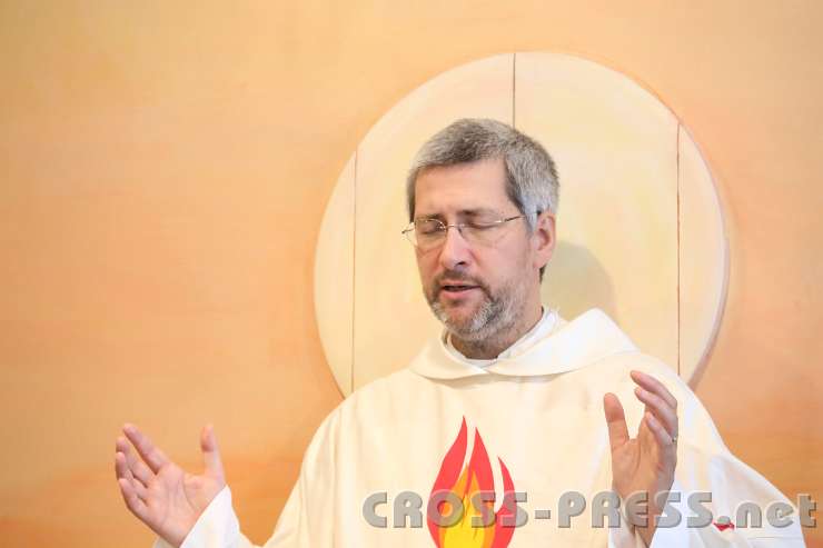 2013.10.06_11.49.14.jpg - Hw. Andreas mit XXL Heiligenschein.  :)