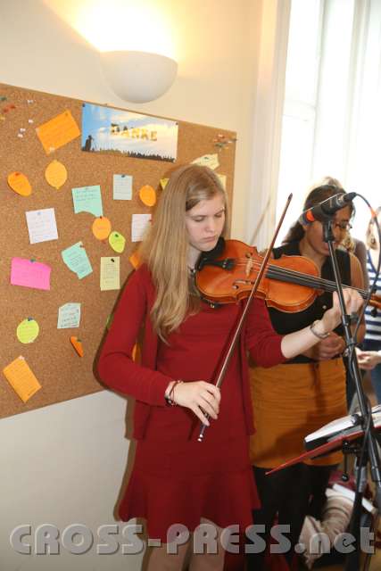 2013.10.06_12.16.12.jpg - Stephanie Teufel