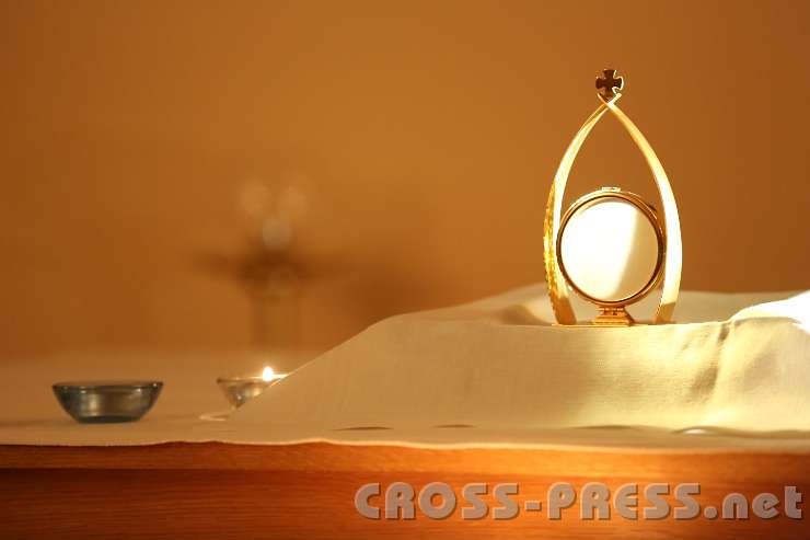 2014.05.23_22.35.50.jpg - Nachtanbetung in der Kapelle von "Missio".