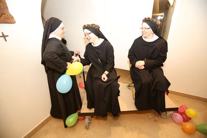 Ewige Profess von Sr.Faustine u. Sr.Nathanaela OSB