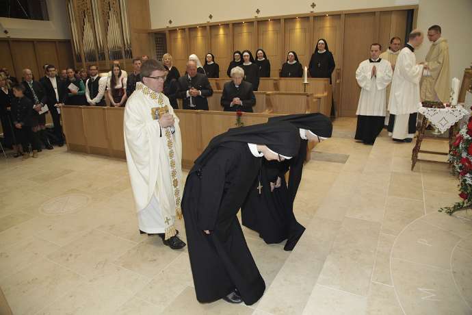 Ewige Profess von Sr.Faustine u. Sr.Nathanaela OSB