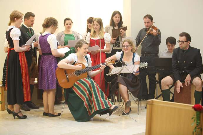 Ewige Profess von Sr.Faustine u. Sr.Nathanaela OSB Jugendchor