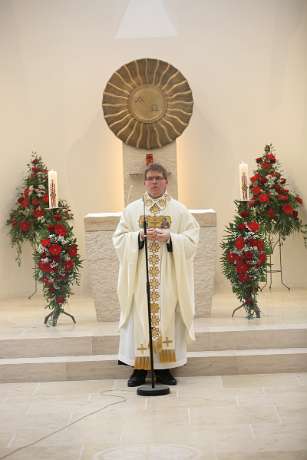 Ewige Profess von Sr.Faustine u. Sr.Nathanaela OSB Prior P. Virgil Steindlmüller OSB