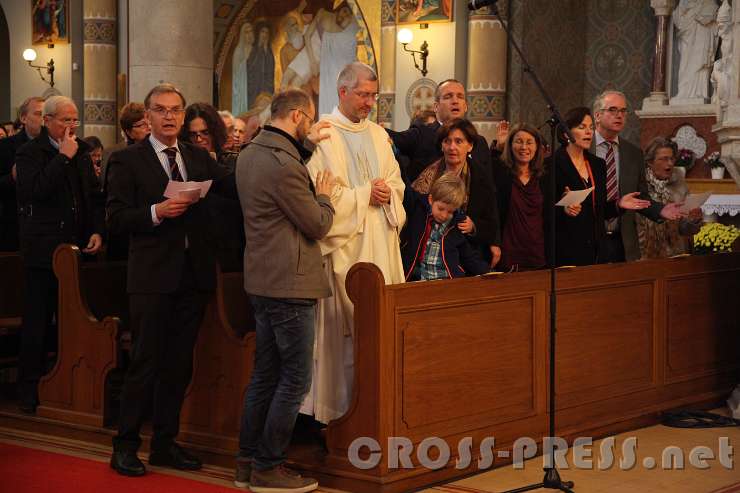 2015.11.21_11.48.27.jpg - Gebet mit Handauflegung