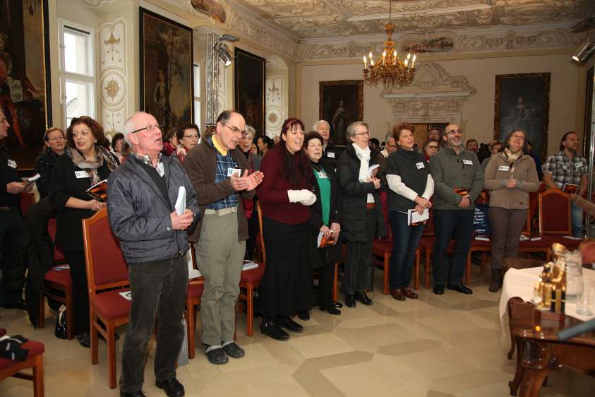 Radio Maria Missionstag im Stift Heiligenkreuz Gemeinsames Singen stärkt den Teamgeist ...