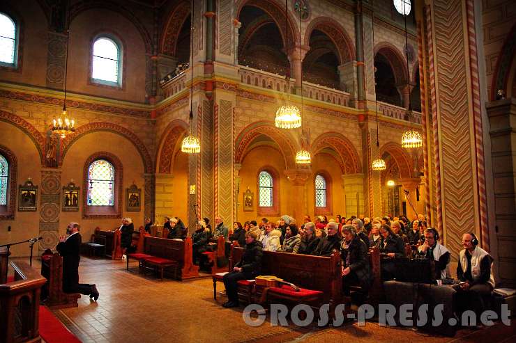 2016.02.14_16.15.06.JPG - Rosenkranz in der Herz Jesu-Kirche.