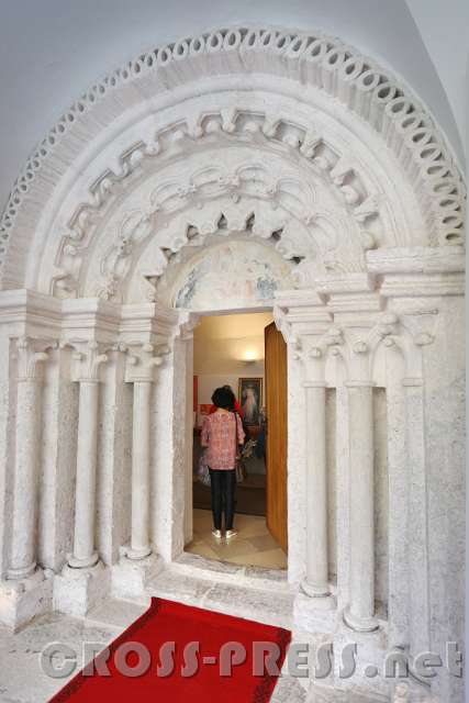 2016.09.10_17.06.11.JPG - "Barmherzigkeitspforte" in Klein-Mariazell