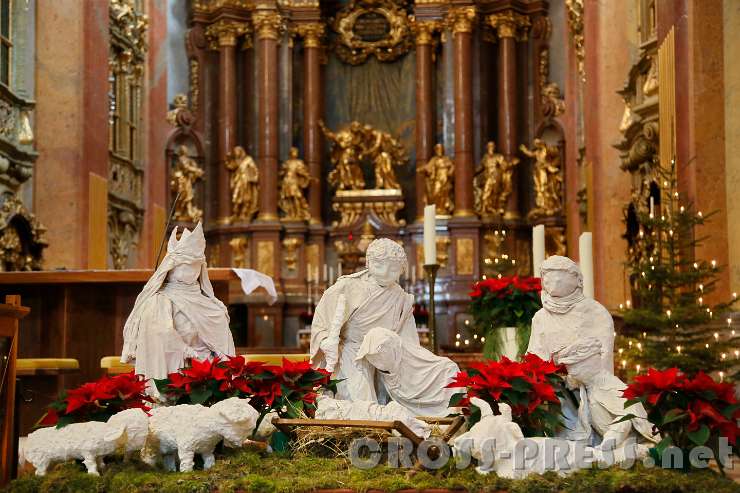 2017.01.07_13.11.55.JPG - Pappmaschee-Krippe