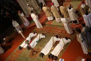 PriesterWeihe mit EB Gänswein in Hl.Kreuz