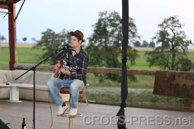 2014.09.05_19.10.03.jpg - Andreas Hruska