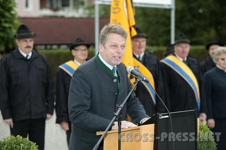 2008.09.21_11.04.58.JPG - Vizeb�rgermeister Rudolf Graf begr��t alle Anwesenden.