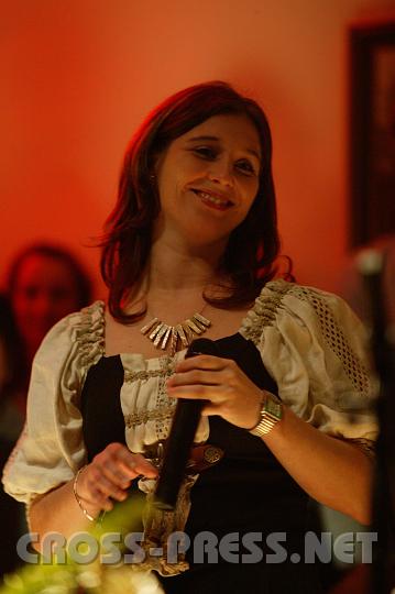 2007-12-16_17.50.30.JPG - Volksmusiks�ngerin Andrea Gruber.