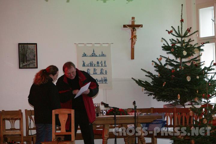 2007-12-16_15.50.00.JPG - Vorbereitung unter Koordination von Rudolf Krieger.