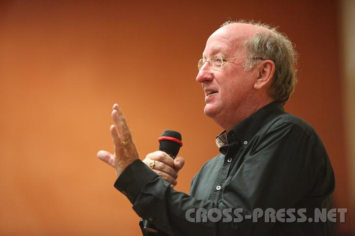 2009.10.21_20.42.16.jpg - Dr. Jan-Uwe Rogge:  "Es ist nicht wichtig, alles im Griff zu haben, sondern mit dem Kind im Gespr�ch zu bleiben."