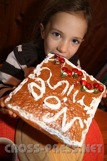 2010.11.28_09.37.04.jpg - Selbstverzierter Lebkuchen schmeckt einfach k�stlich!