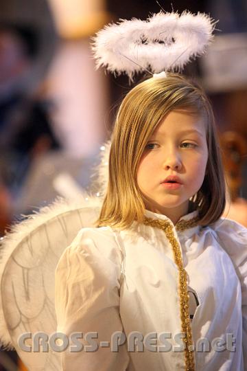 2011.12.22_16.26.35.jpg - "Engel" Emma ist der Weihnachtsgast!