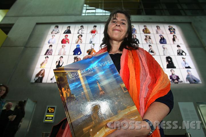 2010.07.01_19.59.42.jpg - "Louvre avec vues", Kunstfotos von Kunstwerken: Lammerhuber profilierte sich in Frankreich mit mehreren exquisiten Monographien als Fotograf und Herausgeber.