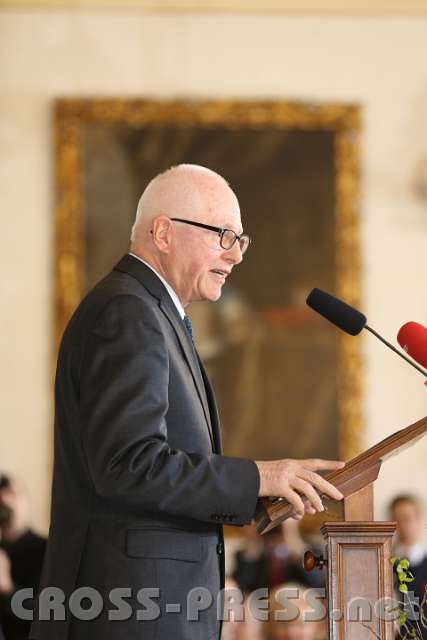 2014.03.27_10.07.47.jpg - Prof. Dr. Josef Gelmi bei seinem Vortrag "Ein Europa der Regionen - Die Beziehung Karl I. zu Tirol".