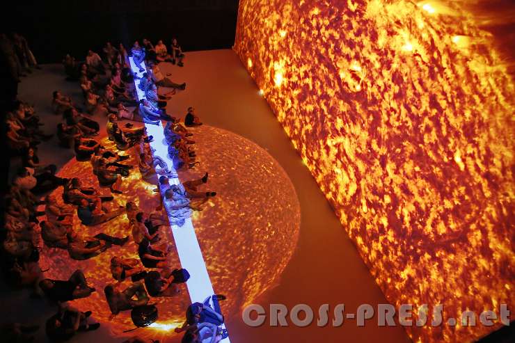 2015.08.31_19.41.52.JPG - Auf der Sonne im 8k in der neuen "Deep Space".