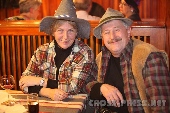 2009.02.24_22.05.29.jpg - Almh�ter Christa Neu und Leopold Fichtinger.  ;)