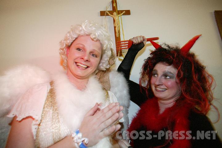 2009.01.17_21.56.36.JPG - "Engerl und Bengerl" Monika Peeters und Anita Krug.