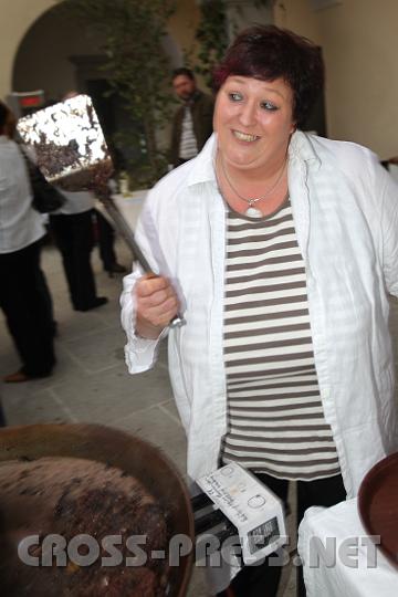 2009.06.12_19.55.54.jpg - Huh, Schwein gehabt, um Haaresbreite der Blunzen-Schaufel entkommen... ;)