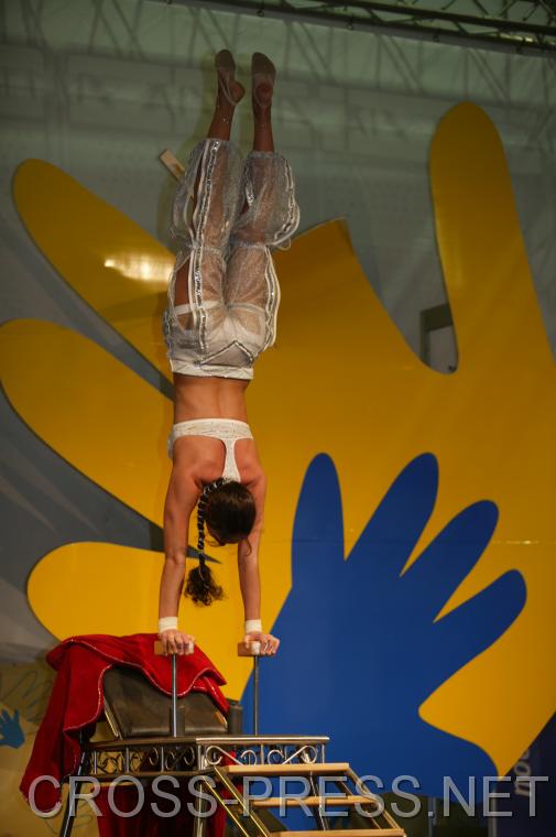 06.11.05_134 Jongleur aus Starkoch Reinhard Gerer's 'Palazzo'.