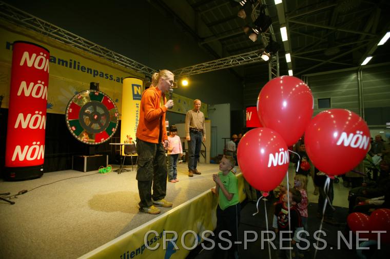 06.11.05_200 Spiele- und Gewinnshow.