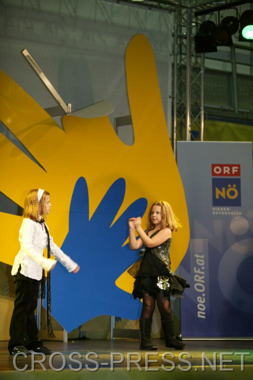 06.11.05_310 Kindermodenschau