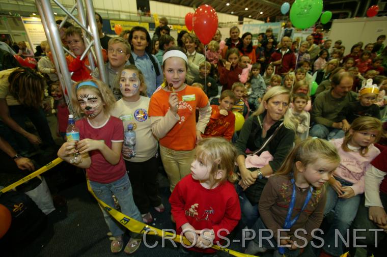 06.11.05_378 Mitmach-Konzert von Kinderliedermacher Bernhard Fibich. http://members.aon.at/kinderlieder