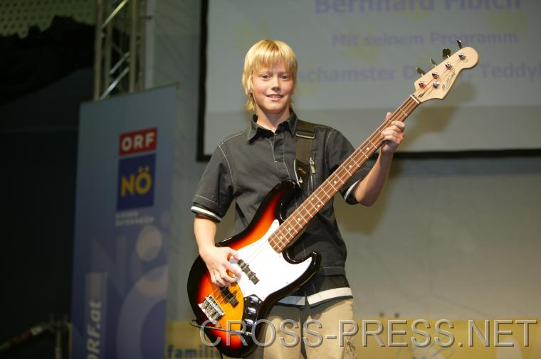 06.11.05_528 Vier Geschwister als Rock Band 'Running Sushi', Sieger des heurigen Band-Wettbewerbs des N� Musikschulmanagements.