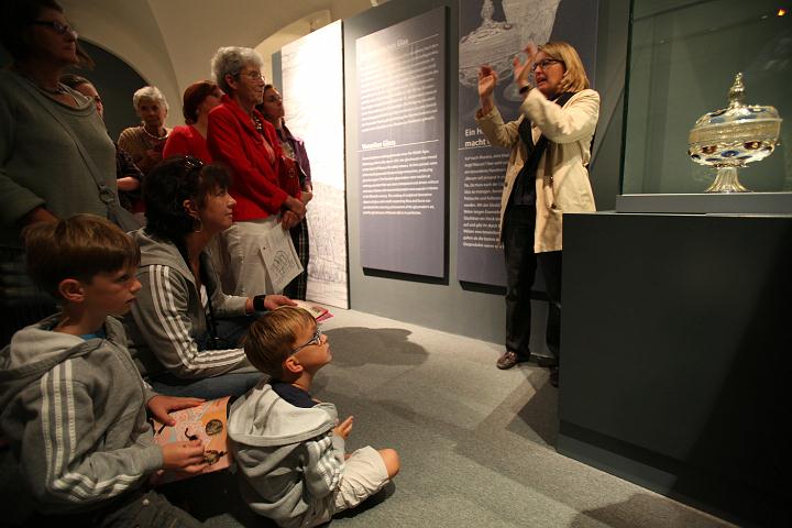 2011.09.17_12.25.47.jpg - Murano-Kunstwerk. Venedig bewahrte Jahrhunderte lang das Geheimnis der besonderen Art seiner Glasherstellung.