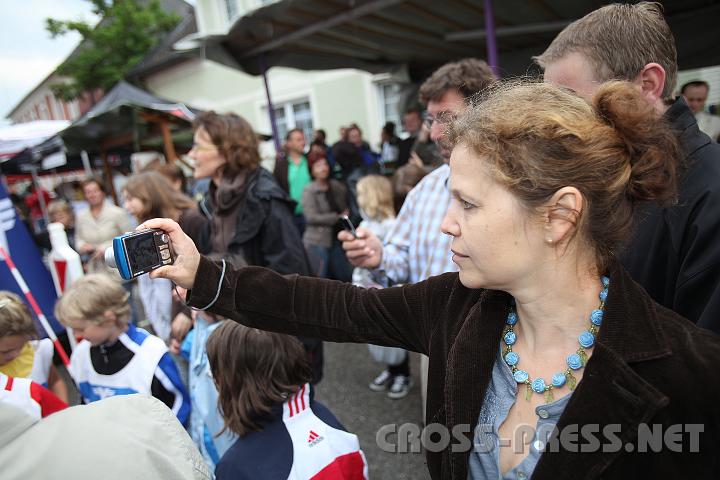 2009.06.20_17.24.52.jpg - Eine "Mamarazza".  ;)