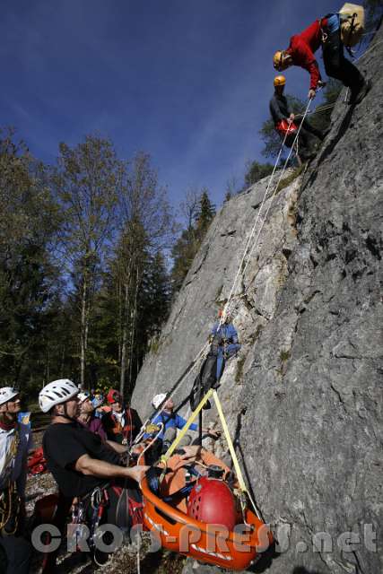 2015.10.24_14.19.19.JPG - Rettung mit Trage.